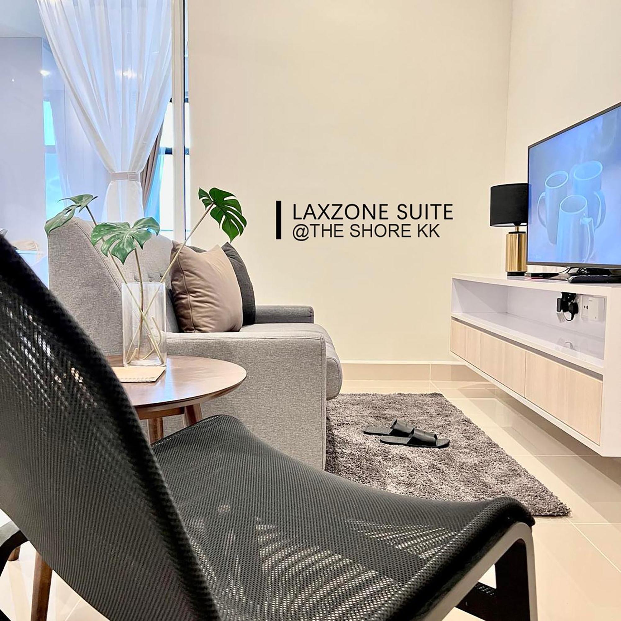 The Shore Cbd Kota Kinabalu By Laxzone Suite Exterior foto