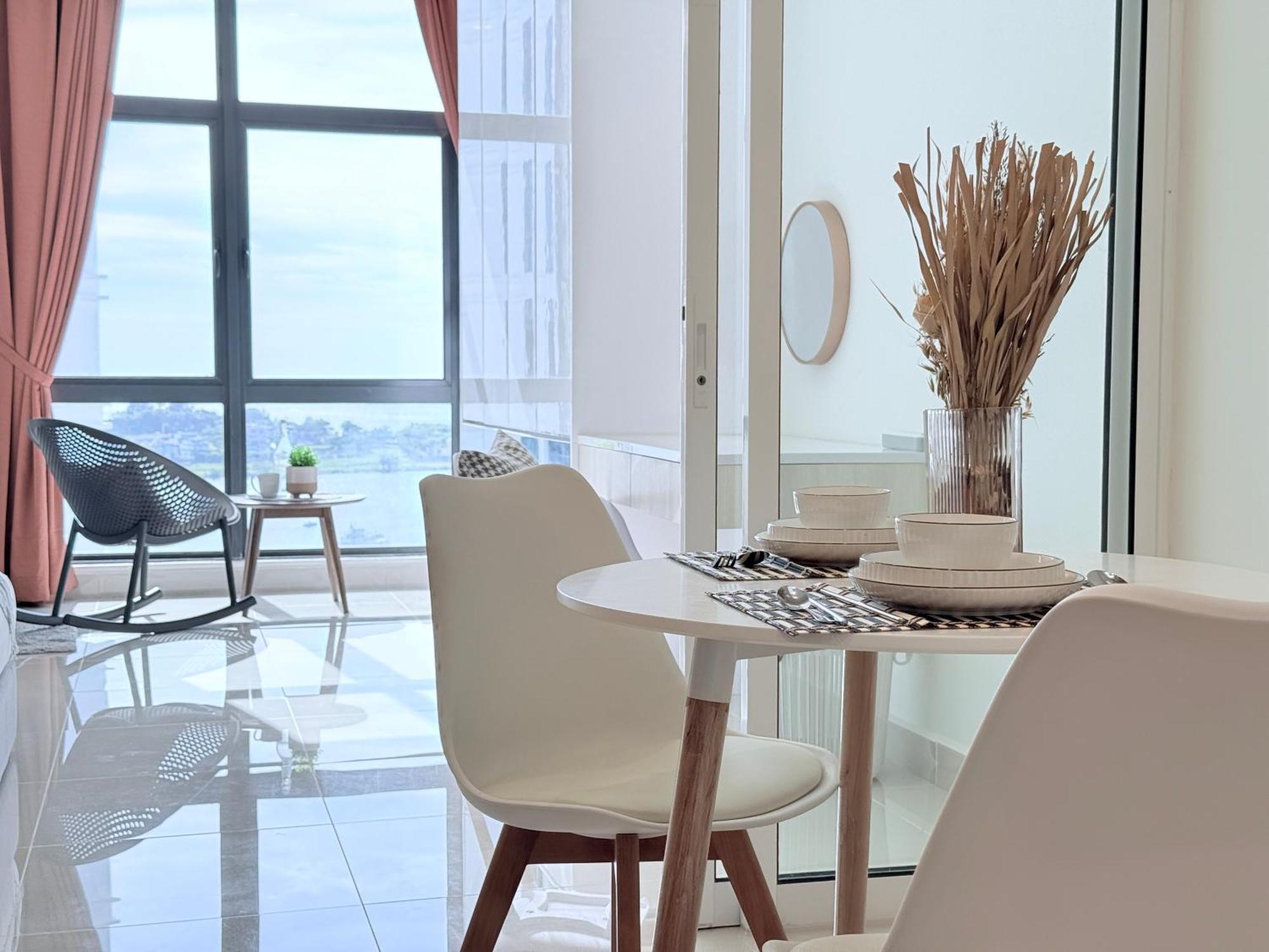 The Shore Cbd Kota Kinabalu By Laxzone Suite Exterior foto